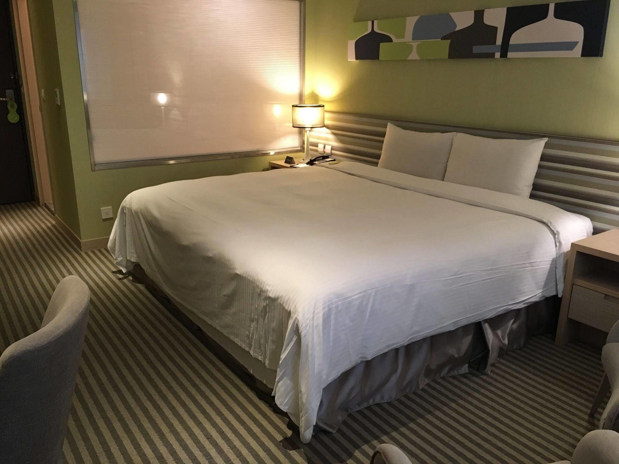 Park City Hotel Central Тайчжун Экстерьер фото